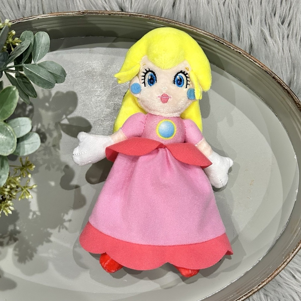 Super Mario Princess Peach Plush Stuffed Toy 2023 Nintendo 8" Good Stuff Toy